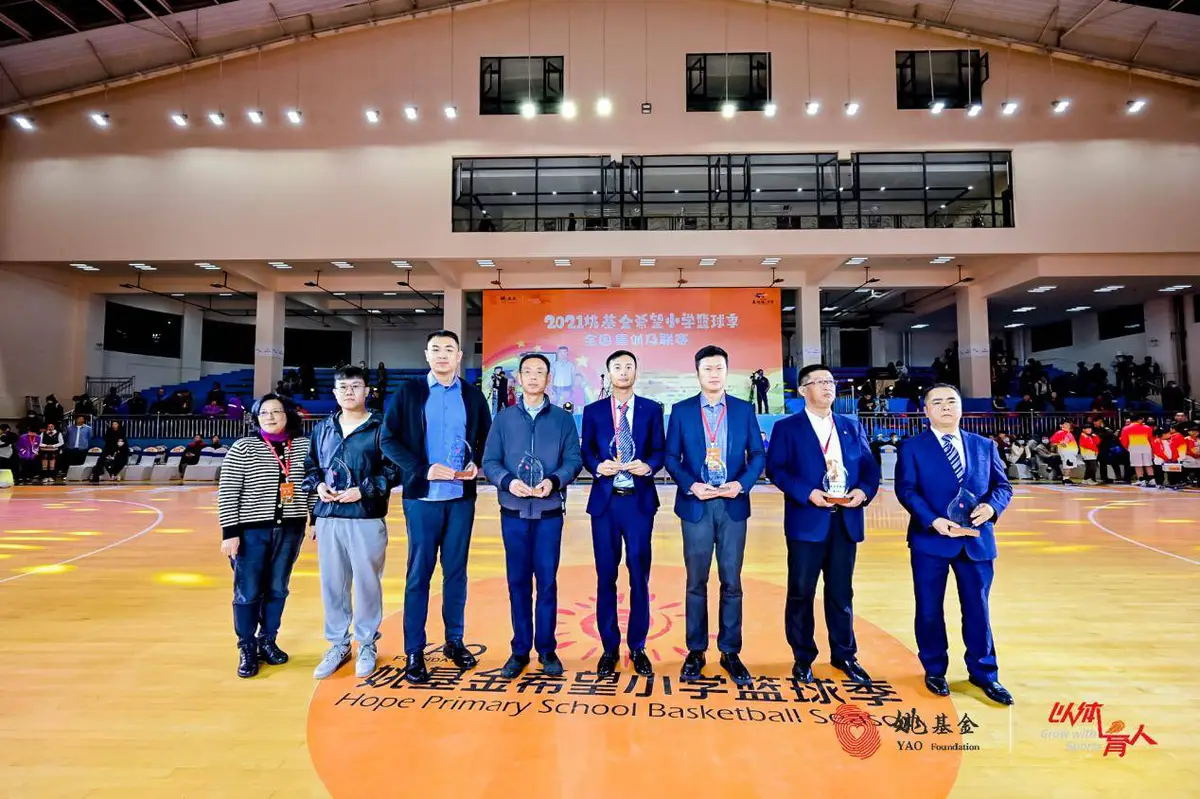 如何通过参加杯赛提升篮球训练效果_0
